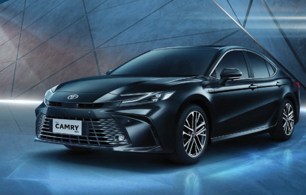 toyota-camry-HEV-kartika-sari-malang
