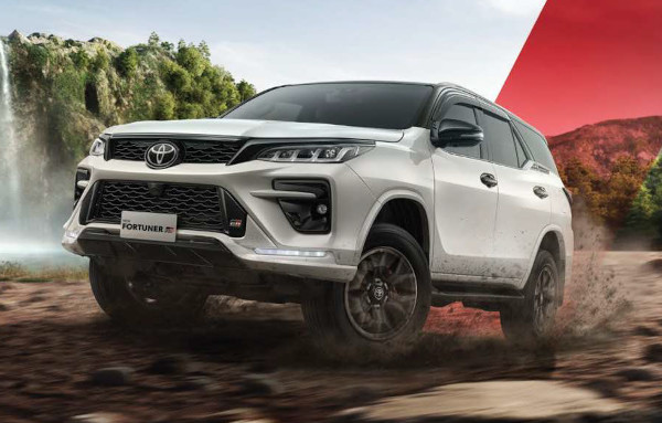 toyota-fortuner-GR-sport-kartika-sari-malang